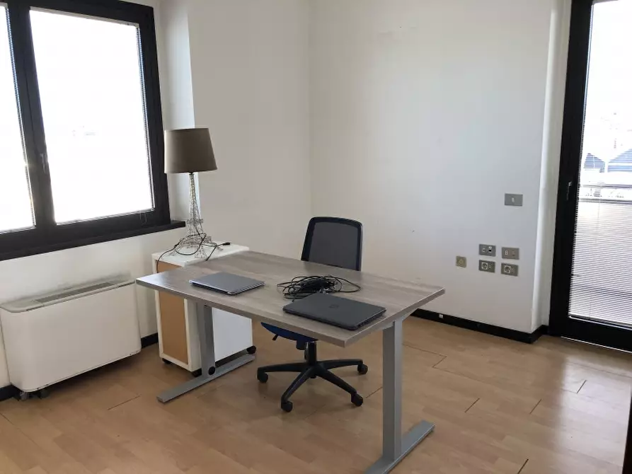 Immagine 15 di Ufficio in affitto  in Via Messedaglia a Verona