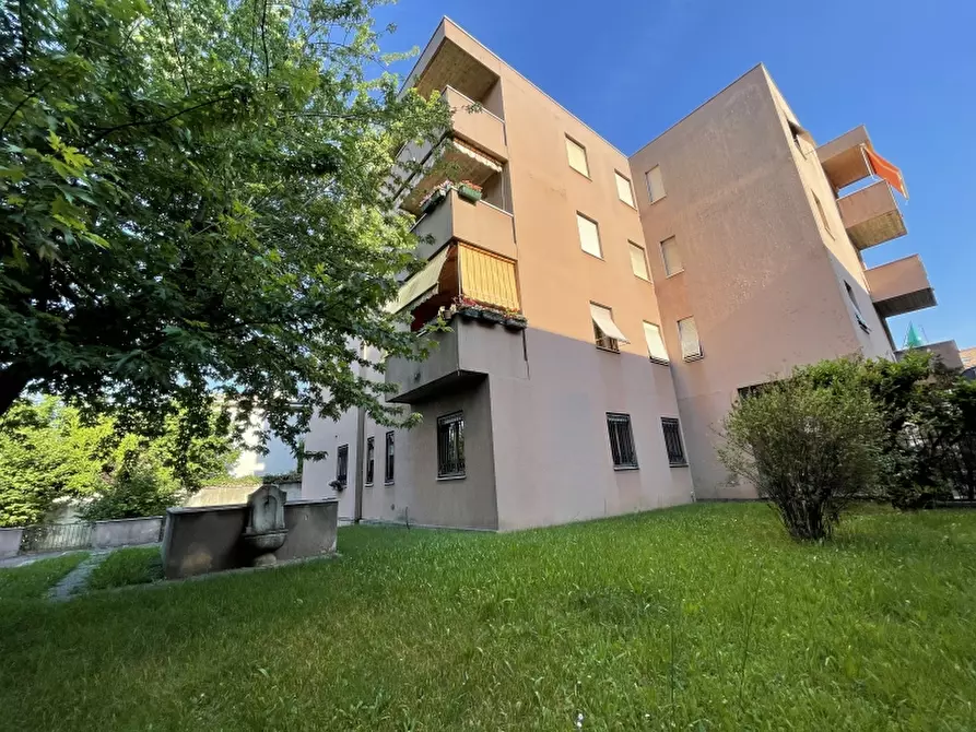 Immagine 1 di Appartamento in vendita  a Bovisio-Masciago