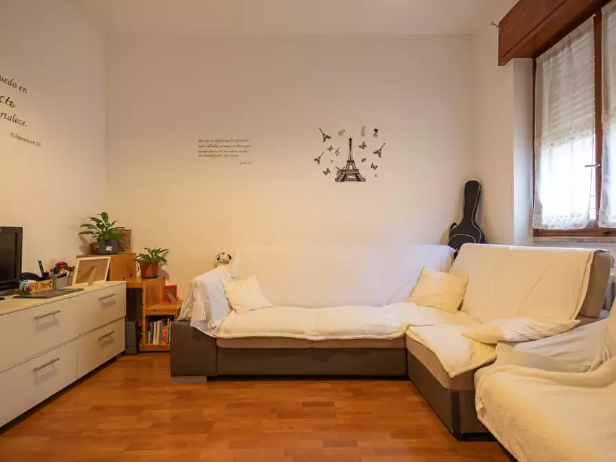 Immagine 26 di Appartamento in vendita  a Bovisio-Masciago