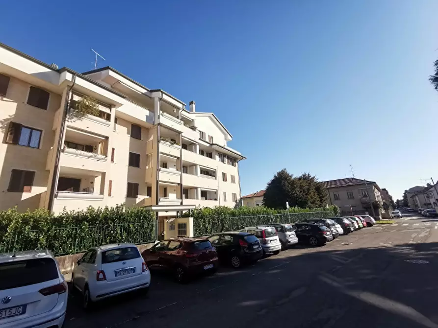 Immagine 3 di Appartamento in affitto  a Bovisio-Masciago