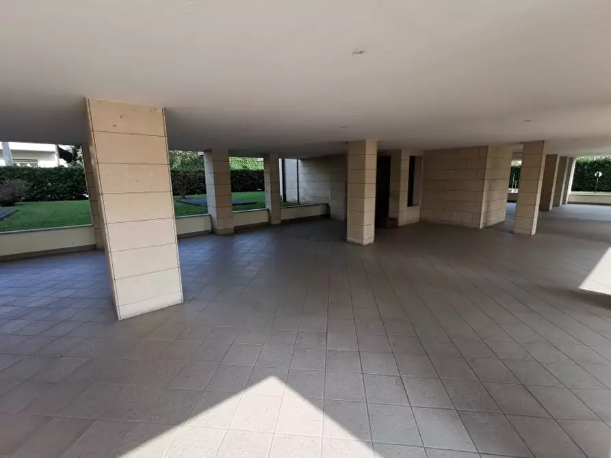 Immagine 24 di Appartamento in affitto  a Bovisio-Masciago