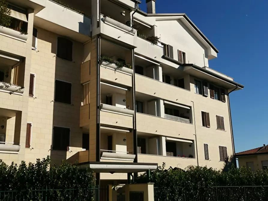 Immagine 5 di Appartamento in affitto  a Bovisio-Masciago