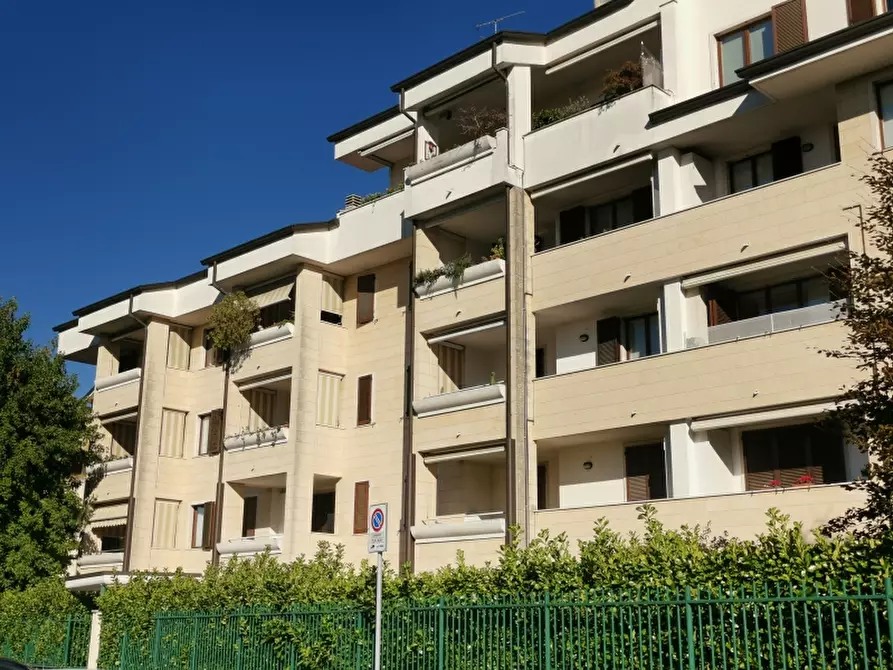 Immagine 6 di Appartamento in affitto  a Bovisio-Masciago