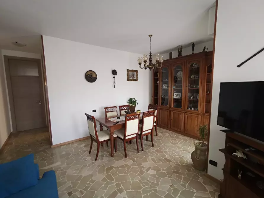 Immagine 1 di Appartamento in vendita  a Meda