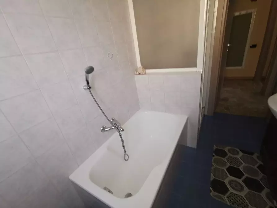 Immagine 19 di Appartamento in vendita  a Meda