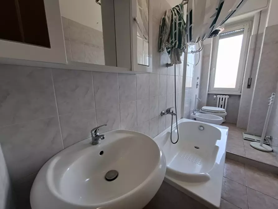 Immagine 23 di Appartamento in affitto  a Sesto San Giovanni
