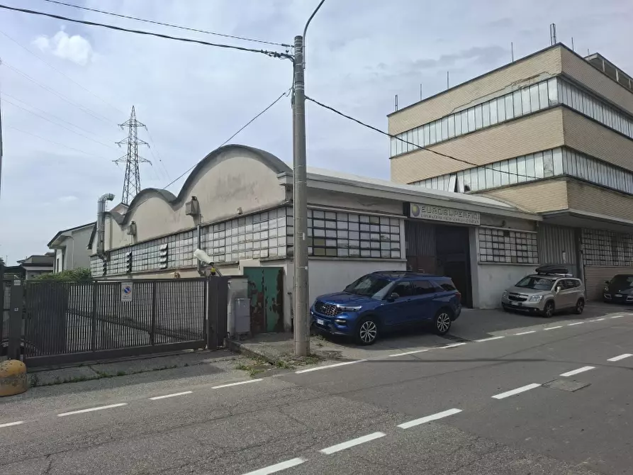 Immagine 3 di Capannone industriale in affitto  a Meda
