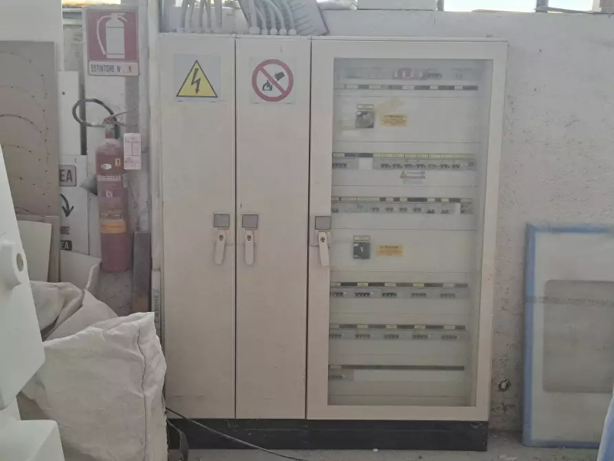 Immagine 5 di Capannone industriale in affitto  a Meda