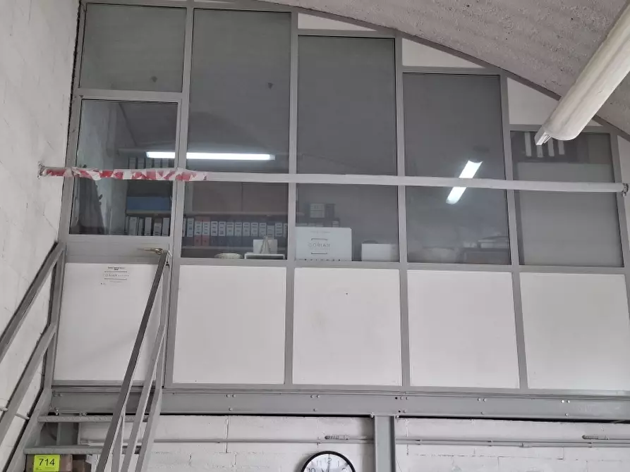 Immagine 7 di Capannone industriale in affitto  a Meda