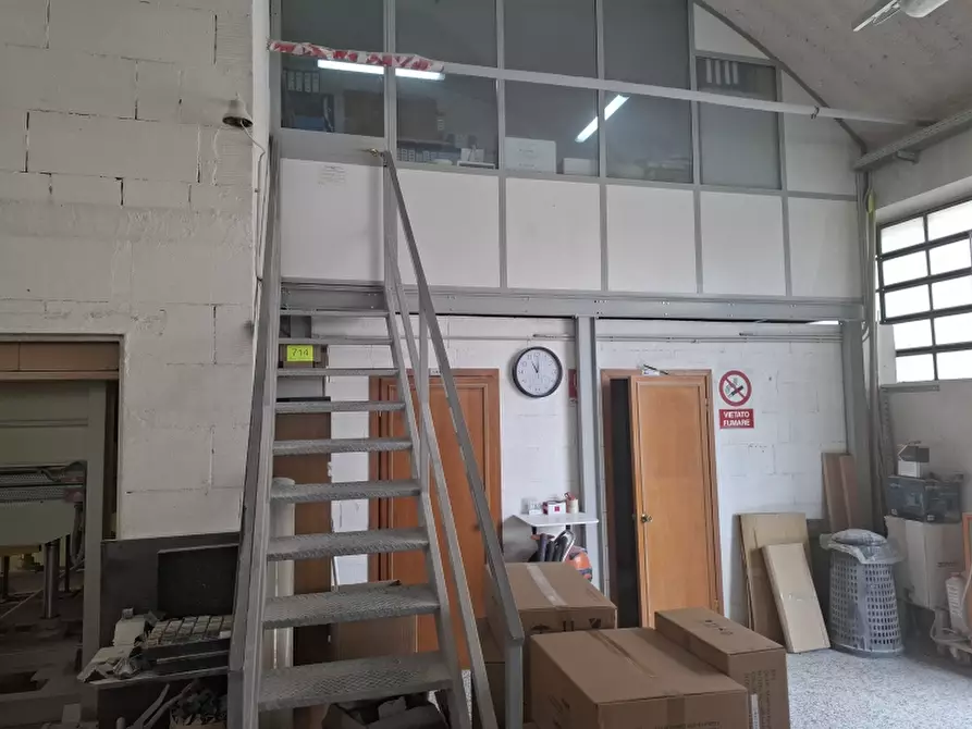 Immagine 8 di Capannone industriale in affitto  a Meda