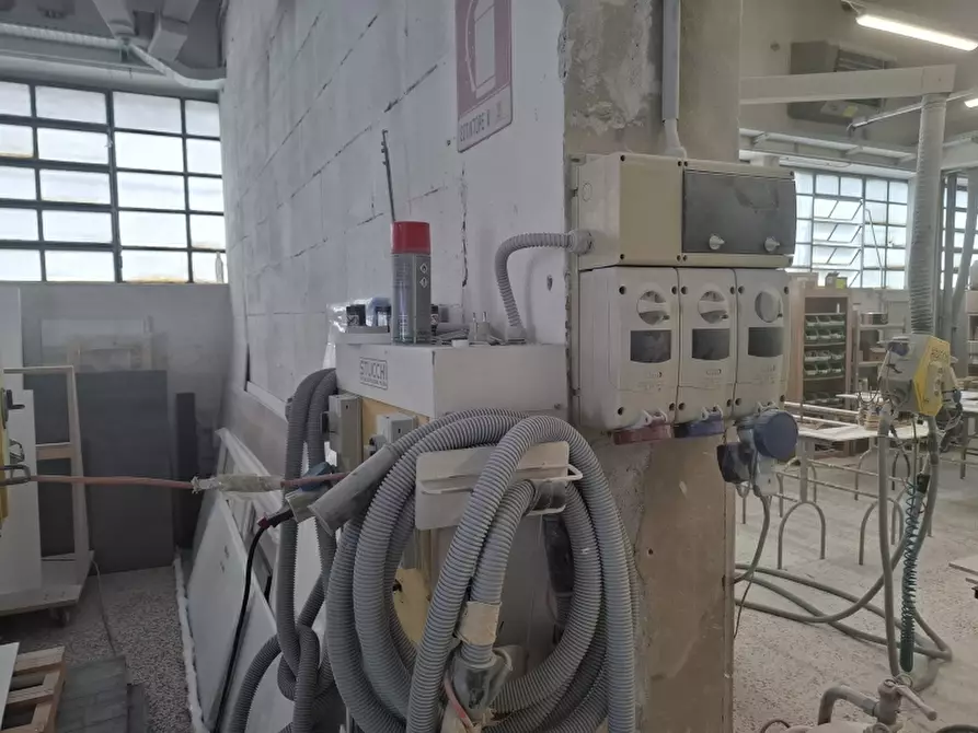 Immagine 9 di Capannone industriale in affitto  a Meda