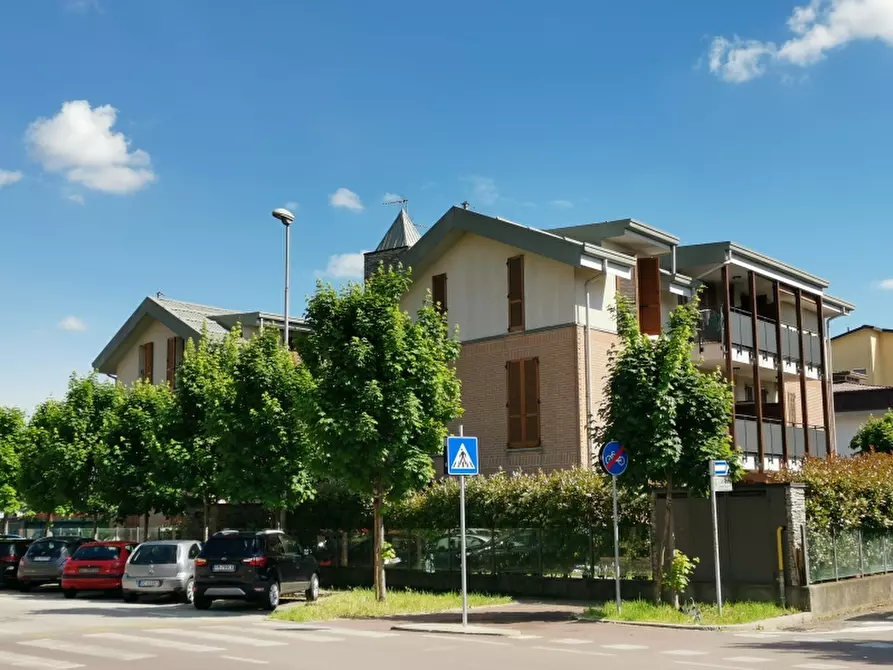 Immagine 3 di Box auto in affitto  a Cesano Maderno