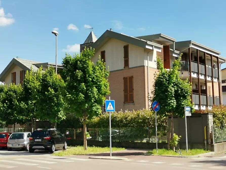 Immagine 4 di Box auto in affitto  a Cesano Maderno