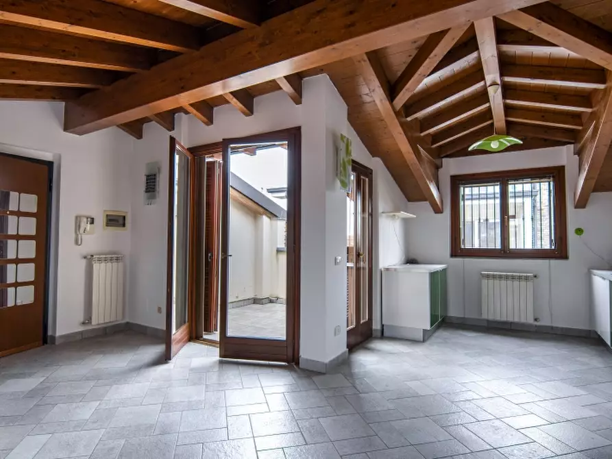 Immagine 1 di Appartamento in affitto  a Cesano Maderno