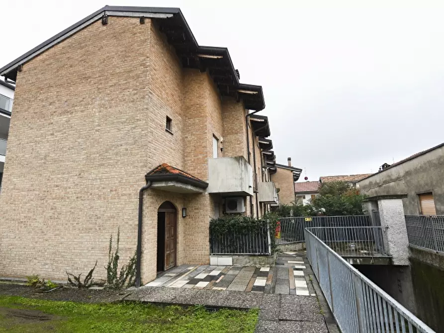 Immagine 18 di Appartamento in affitto  a Cesano Maderno