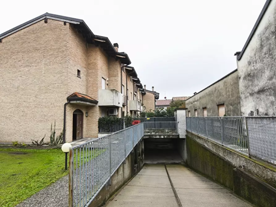 Immagine 21 di Appartamento in affitto  a Cesano Maderno