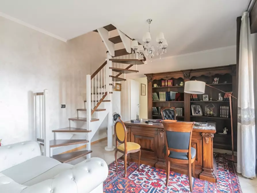 Immagine 31 di Attico in vendita  a Cesano Maderno