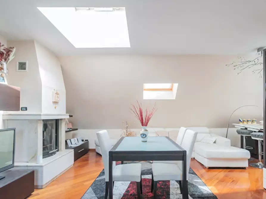 Immagine 33 di Attico in vendita  a Cesano Maderno