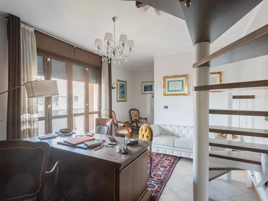 Immagine 35 di Attico in vendita  a Cesano Maderno