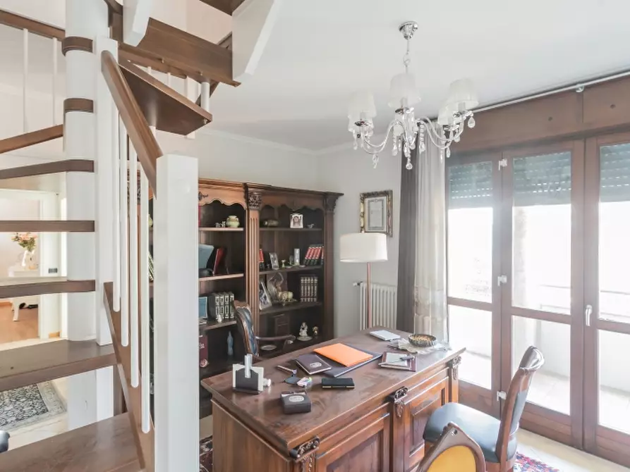 Immagine 36 di Attico in vendita  a Cesano Maderno