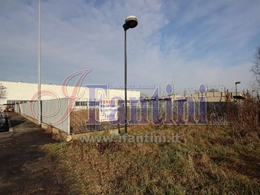 Immagine 2 di Terreno industriale in vendita  a Bologna