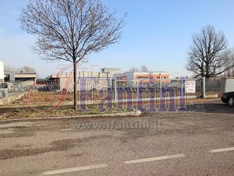 Immagine 3 di Terreno industriale in vendita  a Bologna