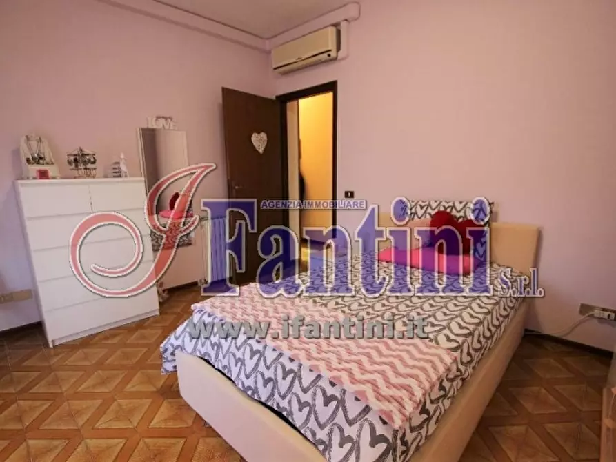 Immagine 17 di Appartamento in vendita  a Calderara Di Reno