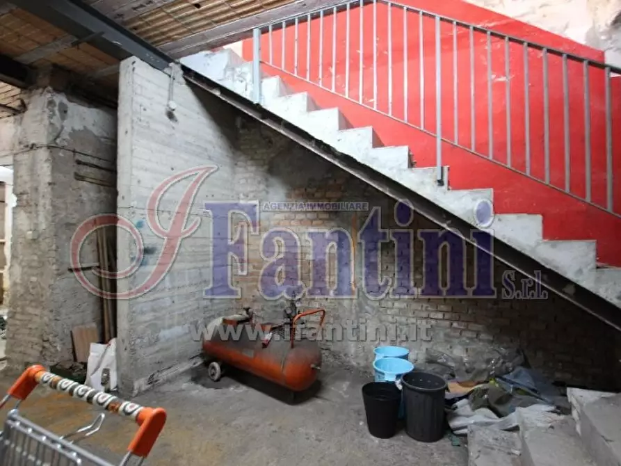 Immagine 12 di Negozio in vendita  in VIA RIVA RENO 9-9/A a Bologna