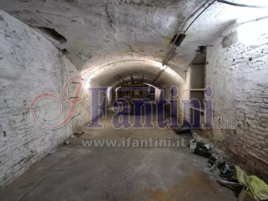 Immagine 15 di Negozio in vendita  in VIA RIVA RENO 9-9/A a Bologna