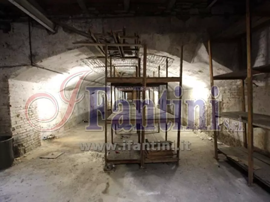 Immagine 17 di Negozio in vendita  in VIA RIVA RENO 9-9/A a Bologna