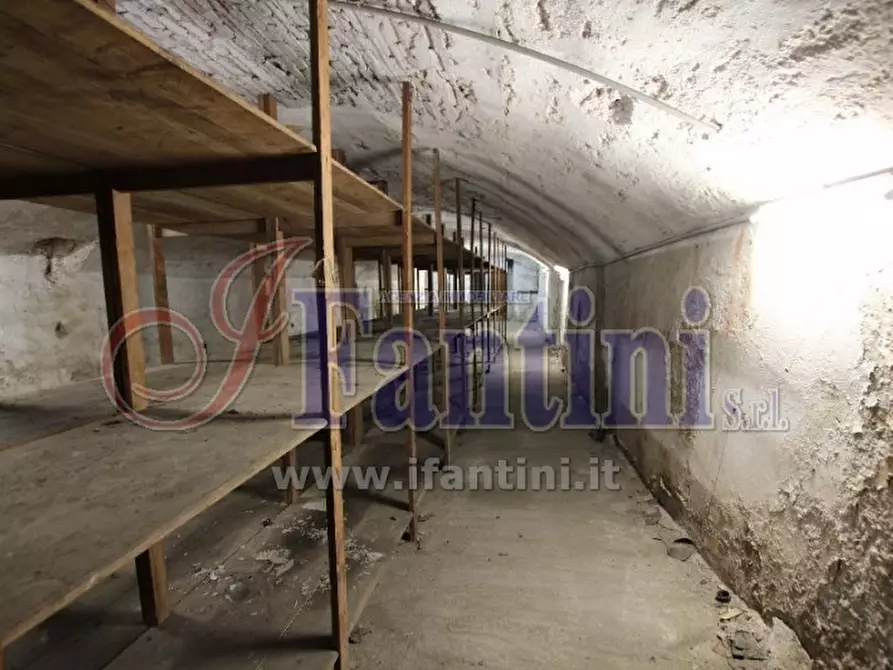 Immagine 18 di Negozio in vendita  in VIA RIVA RENO 9-9/A a Bologna