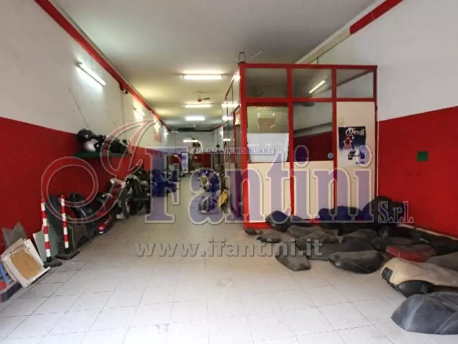 Immagine 4 di Negozio in vendita  in VIA RIVA RENO 9-9/A a Bologna