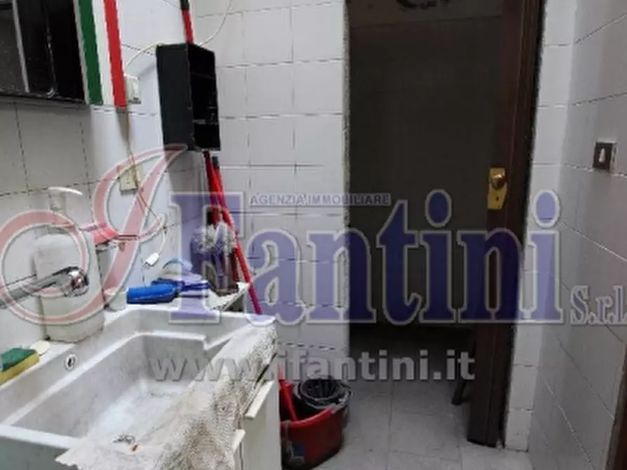 Immagine 9 di Negozio in vendita  in VIA RIVA RENO 9-9/A a Bologna