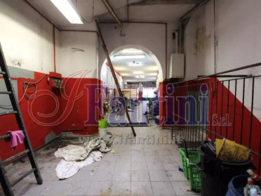 Immagine 10 di Negozio in vendita  in VIA RIVA RENO 9-9/A a Bologna