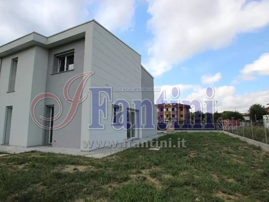 Immagine 5 di Casa bifamiliare in vendita  a Sala Bolognese