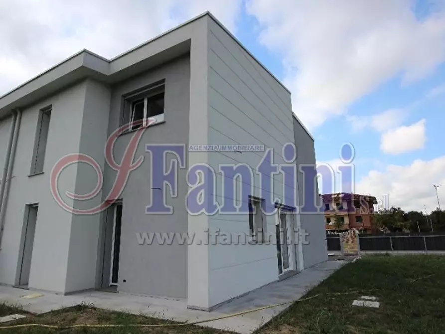 Immagine 6 di Casa bifamiliare in vendita  a Sala Bolognese