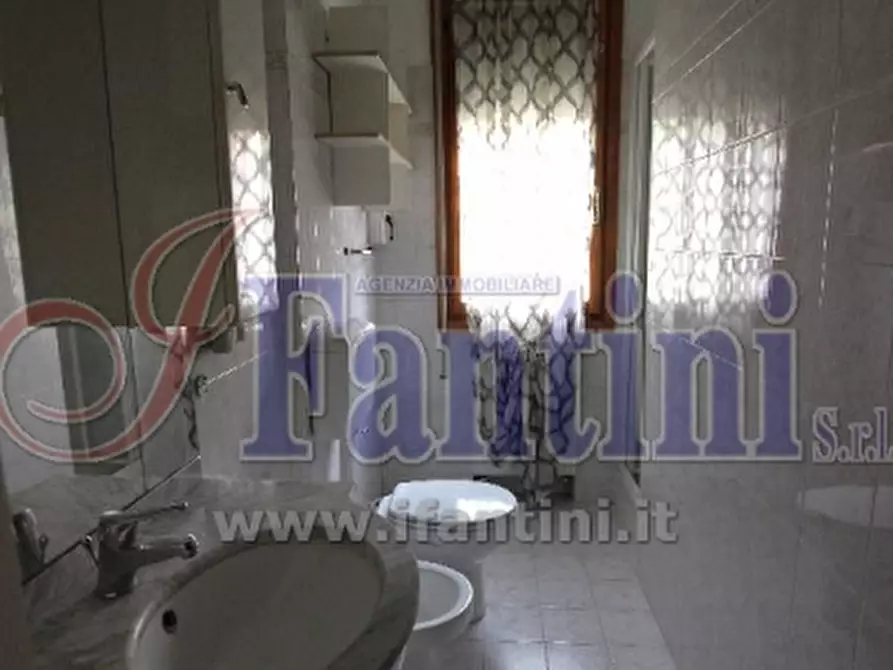 Immagine 17 di Appartamento in vendita  a Calderara Di Reno