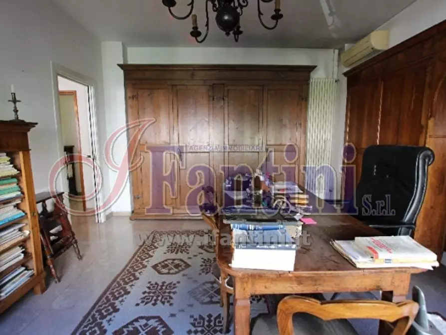 Immagine 16 di Ufficio in vendita  a Ferrara