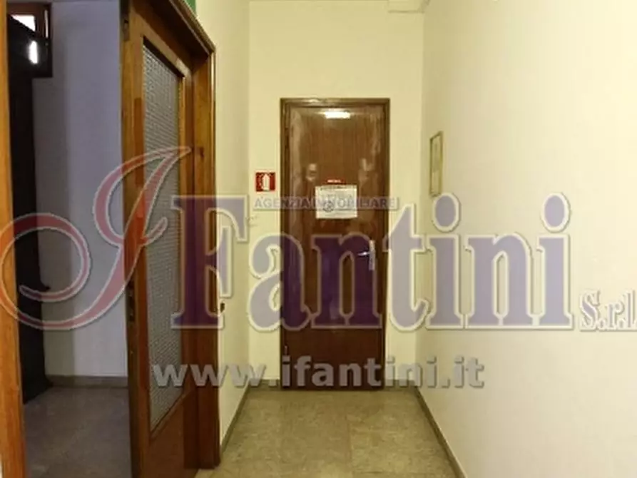 Immagine 19 di Ufficio in vendita  a Ferrara