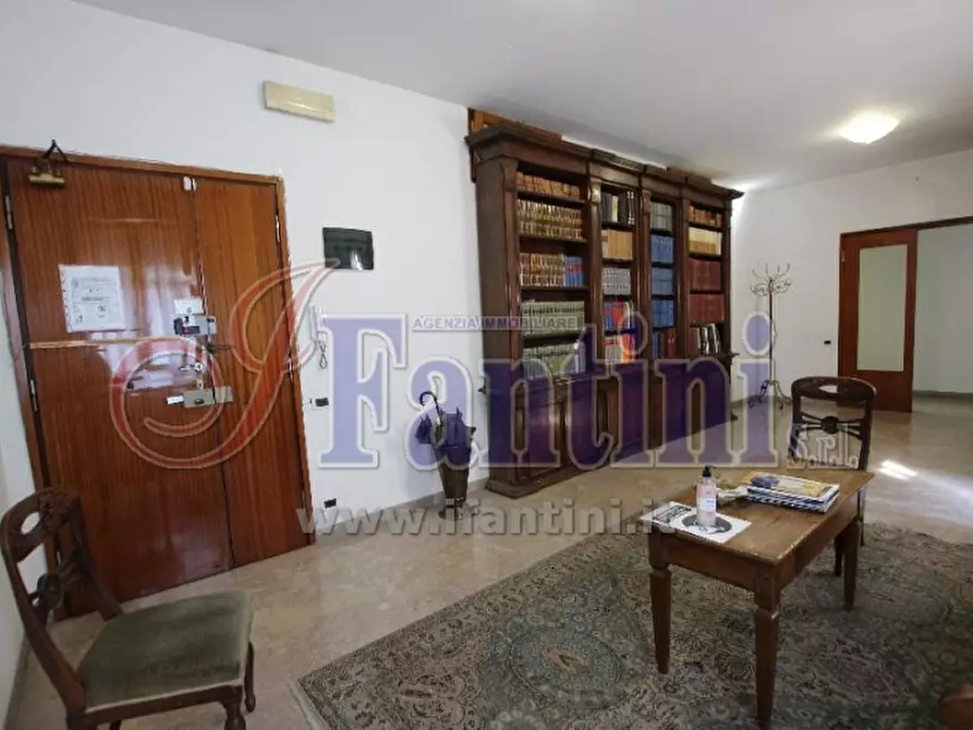 Immagine 4 di Ufficio in vendita  a Ferrara