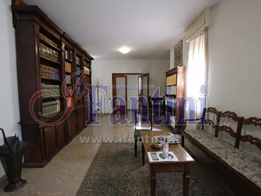 Immagine 5 di Ufficio in vendita  a Ferrara