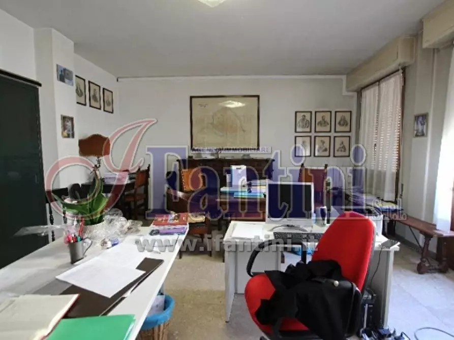 Immagine 11 di Ufficio in vendita  a Ferrara