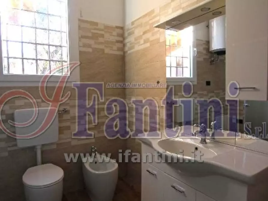 Immagine 21 di Appartamento in vendita  a Calderara Di Reno