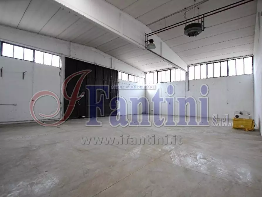 Immagine 4 di Magazzino in vendita  in VIA DEL TAPPEZZIERE 1 a Bologna