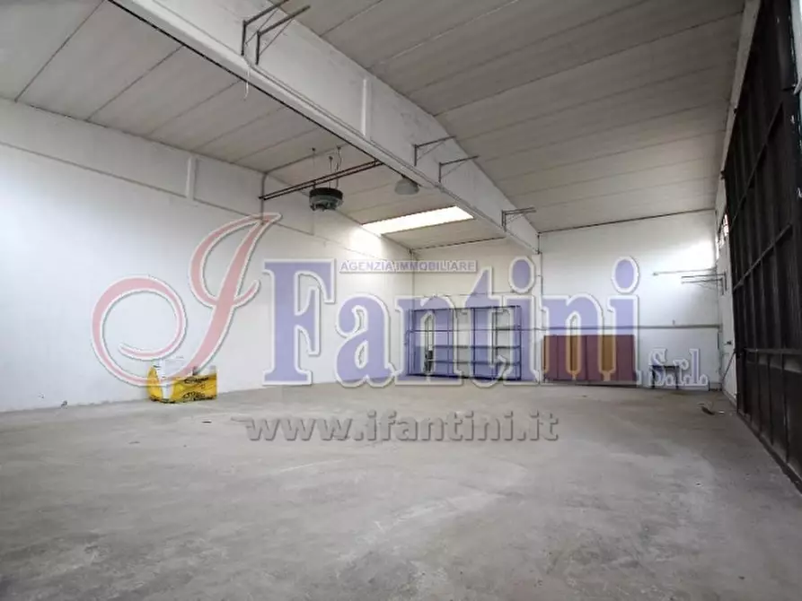 Immagine 7 di Magazzino in vendita  in VIA DEL TAPPEZZIERE 1 a Bologna