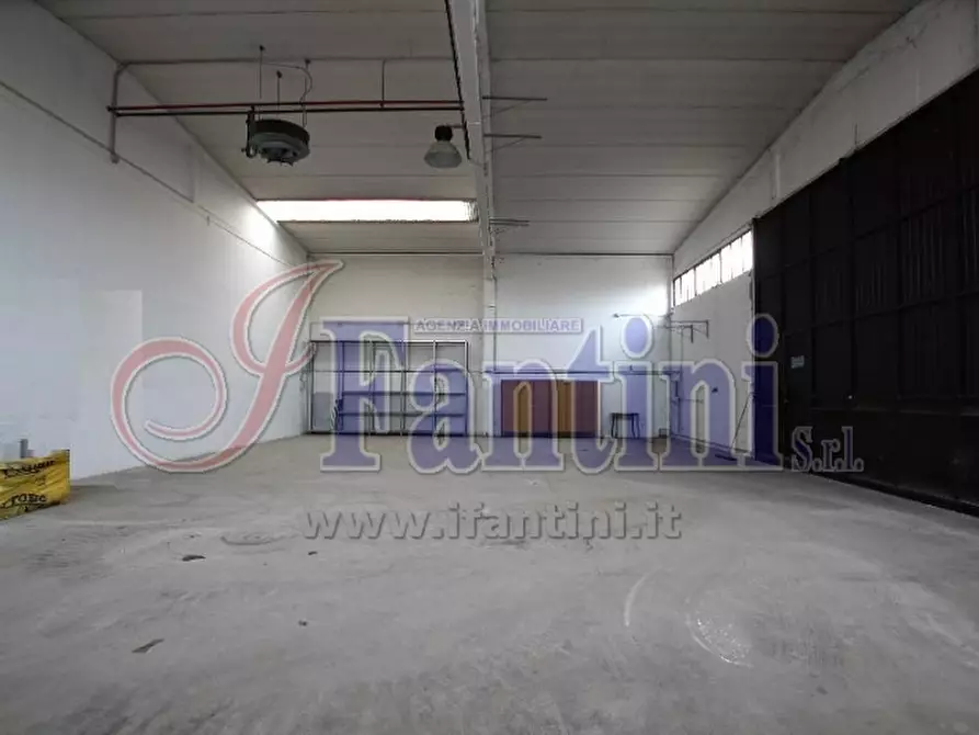 Immagine 8 di Magazzino in vendita  in VIA DEL TAPPEZZIERE 1 a Bologna