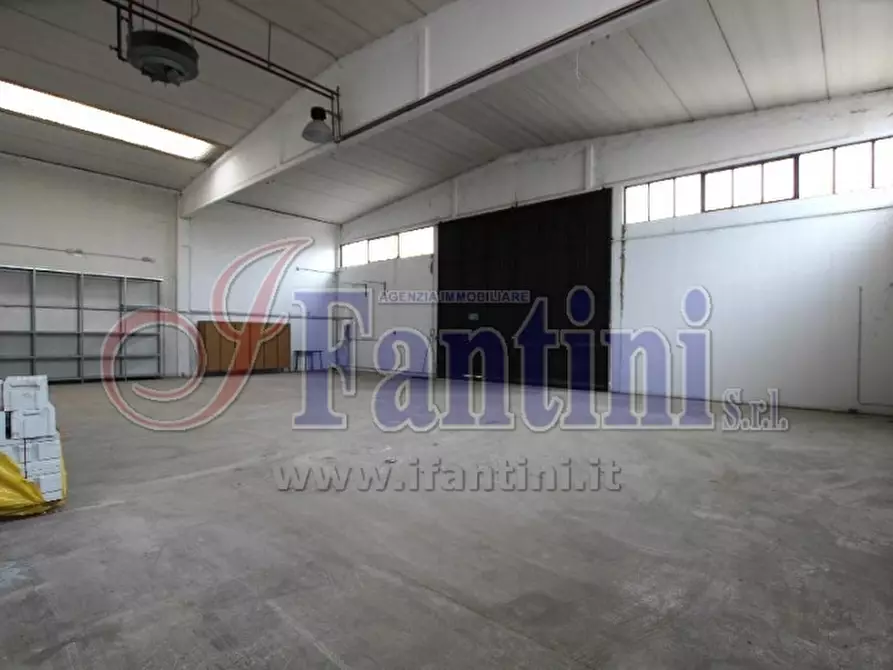 Immagine 9 di Magazzino in vendita  in VIA DEL TAPPEZZIERE 1 a Bologna