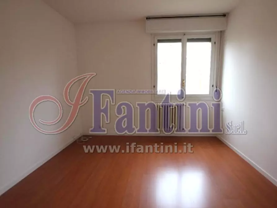 Immagine 13 di Appartamento in vendita  a Calderara Di Reno