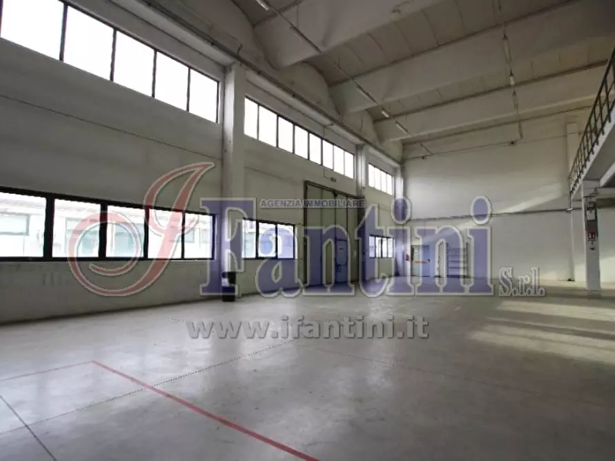 Immagine 15 di Capannone industriale in affitto  a Calderara Di Reno