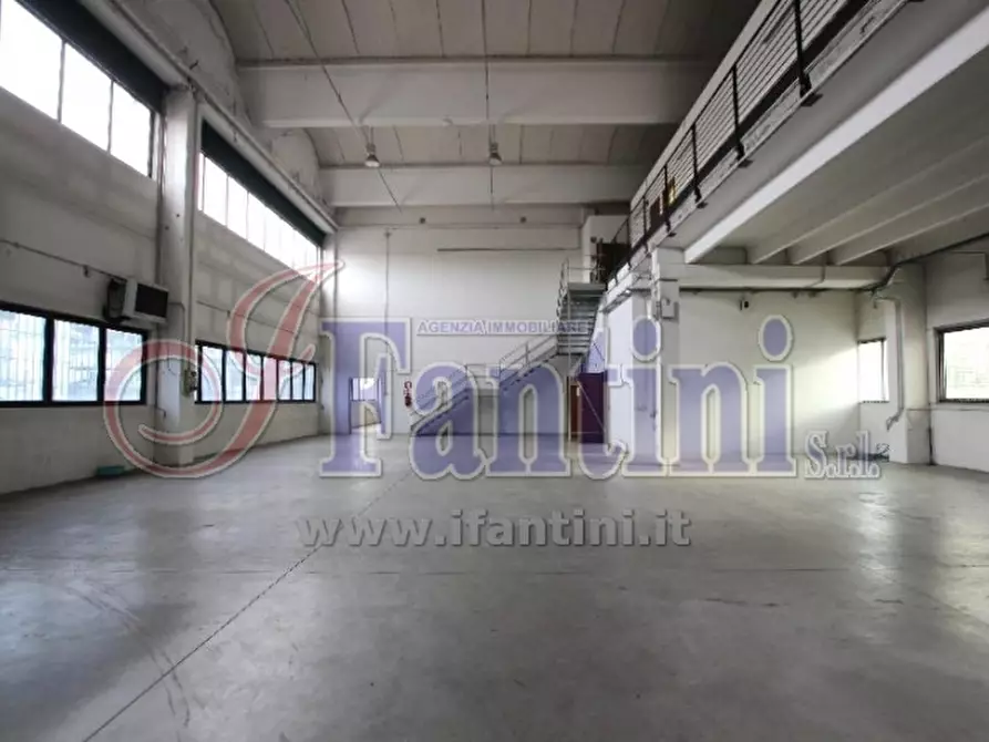 Immagine 8 di Capannone industriale in affitto  a Calderara Di Reno
